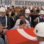 İzmir'deki kazada eşiyle can vermişti, Kırşehirli Jandarma Uzman Çavuş Haydar Aslan, son yolculuğuna uğurlandı