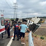 Kocaeli'de karpuz yüklü TIR devrildi: 1 ölü, 3 yaralı