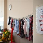 Minik Yüreklerden Büyük Dayanışma: Askıda Oyuncak ve Kıyafet Projesi