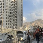 İran’ın başkenti Tahran’da halk, ülke yönetimine destek için toplandı