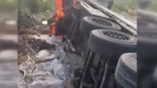 Kırıkkale-Ankara D-200 kara yolunda kaza! Kırıkkale'de köprüden devrilen un yüklü TIR, 9 saat sonra alev aldı!