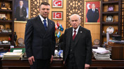 Özgür Bayraktar kimdir?