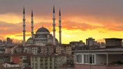 9 Ekim Cuma hutbesinde Doğu Türkistan ve Filistin için "Tek yürek" çağrısı