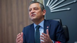 Özgür Özel 'CHP'li belediyelerin deprem bölgesine yardım yapmadığı ' iddiasını yalanladı: Deprem bölgesine ilk günden beri koştuk!