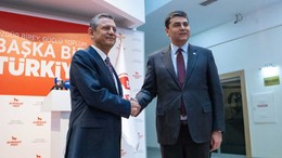 CHP Lideri Özgür Özel’den Demokrat Parti’ye ziyaret: "Dayanışma için teşekkür ederim"