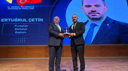 Pursaklar Belediye Başkanı Ertuğrul Çetin’e Bosna-Türkiye kardeşlik ödülü