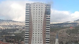 Ankara Mamak’ta 22 katlı binada yangın!
