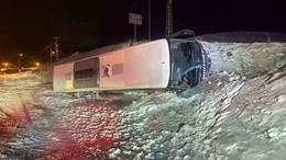 Yozgat'ta otobüs devrildi, 5 kişi yaralandı