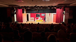 Ankara Sincan'da kreşli öğrenciler tiyatro ile neşelendi