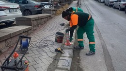 Çankaya'da kaldırımları işgal eden araçlara önlem