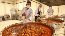 Beypazarı Belediyesi ihtiyaç sahiplerinin yanında! Başkan Kasap: Komşusu aç yatan bizden değildir