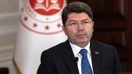 Bakan Tunç: "Şiddet içeren gösteriler hem demokratik değerlerle hem de insan haklarıyla bağdaştırılamaz"