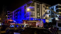 Kırşehir'de evde çıkan yangında 3 kişi dumandan etkilendi
