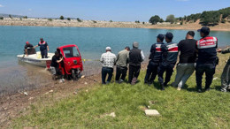 Yozgat’ta elektrikli bisikleti baraja düşen vatandaşın yardımına Jandarma yetişti
