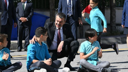 Bakan Tekin'den Karne Öncesi Öğrencilere Sürpriz Ziyaret