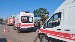 Kırıkkale’de lüks otomobilin neden olduğu kazada 3 kişi ağır yaralandı