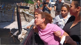 Keçiören’de sağanak sonrası evini gören anne göz yaşlarına hakim olamadı