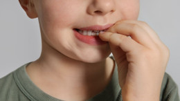 Çocuklar neden tırnak yer?