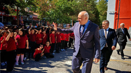 Kızılcahamam Belediye Başkanı Süleyman Acar, öğrencilerle bir araya geldi