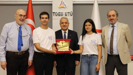TOBB ETÜ’lü gençler TEKNOFEST’te Türkiye’nin zirvesine çıktı