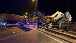 Kayseri’de korkutan kaza: Tır bariyerlere girdi, sürücü yaralandı