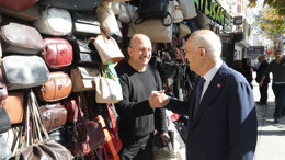 Başkan Fethi Yaşar’dan esnaf ziyareti: “Yenimahalle’yi halkımızla birlikte yönetiyoruz”