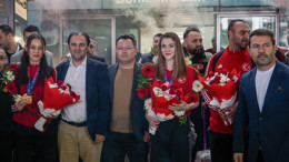 Dünya şampiyonları yurda döndü! Sporcular Ankara'da coşkuyla karşılandı