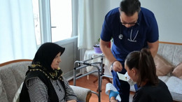 Yenimahalle’de 12 yıllık hizmet: Belediye sağlığı evlere taşıyor