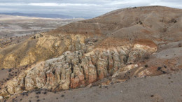 Yahşihan’daki kayalar görenlerin dikkatini çekiyor