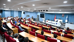 Veysel Tiryaki, personel spor müsabakalarının kazananlarını ödüllendirdi