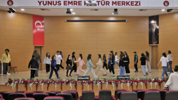 Ankara'da 7'den 70'e sahne tozu: Keçiören'de ücretsiz tiyatro eğitimleri başladı