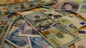 Dolar ve Euro yeni zirveleri deniyor: Euro 49 TL olacak mı?