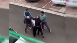 Ankara Keçiören'de sokak ortasında kavga: Vatandaşlar zor ayırdı!