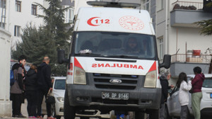 Keçiören'de bir evde yangın çıktı! 8 kişi dumandan etkilendi!