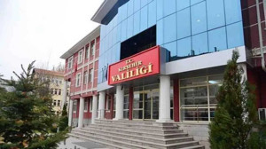 Kırşehir’de yoğun kar yağışı nedeniyle okullara 1 gün ara verildi