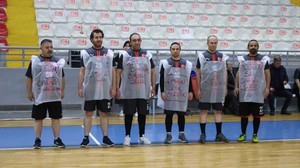 Yozgat'ta voleybol takımından çevreye farkındalık: Poşet formalarla "Geri Dönüşüm" mesajı