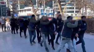 Yatırımcıları dolandıran çete polisin operasyonuyla çökertildi