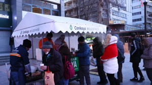 Ankara'nın ayazında yürekleri ısıtan hizmet Çankaya Belediyesinden geldi