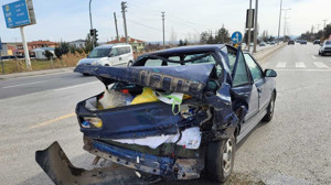 Ankara Çubuk’ta iki otomobil çarpıştı: 5 yaralı