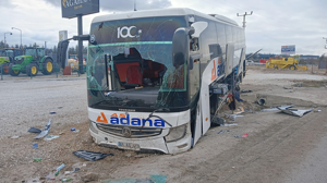 Ankara Gölbaşı’nda Yolcu Otobüsü Kaza Yaptı: O Anlar Kameraya Böyle Yansıdı