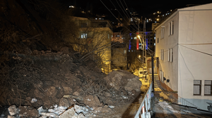 Artvin’de heyelan: Mahalle yolu ulaşıma kapandı