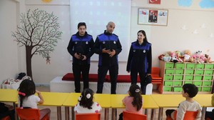 Çankaya Belediyesi Zabıta Ekipleri, öğrencilere zabıta mesleğini tanıttı