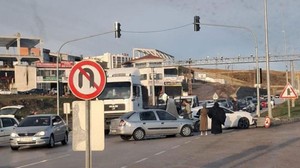 Akyurt'ta trafik kazası: İki otomobil kafa kafaya çarpıştı