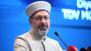 Ali Erbaş yapay zekaya ayet sordu, aldığı cevaba hayret etti