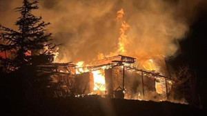 Kızılcahamam’da korkutan yangın: Bir ev kullanılamaz hale geldi