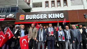Beypazarı'nda Burger King’in açılışı protesto edildi! AK Parti Ankara Milletvekili Erdoğan: Burger King, alenen soykırımı destekleyen bir marka!