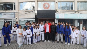 Dünya Üçüncüsü Judocu Ali İhsan Esen’e Çubuk’ta çiçekli karşılama