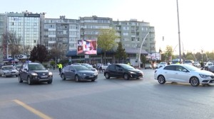 Çankaya'da otomobil ile motosiklet çarpıştı: 2 yaralı!