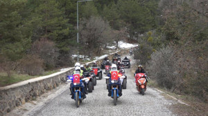 Motosiklet tutkunları, direksiyonu Türkiye'nin ilk milli parkına kırdı