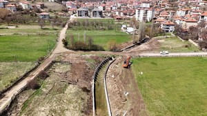 Akdağmadeni'nde dere ıslah çalışmaları aralıksız sürüyor